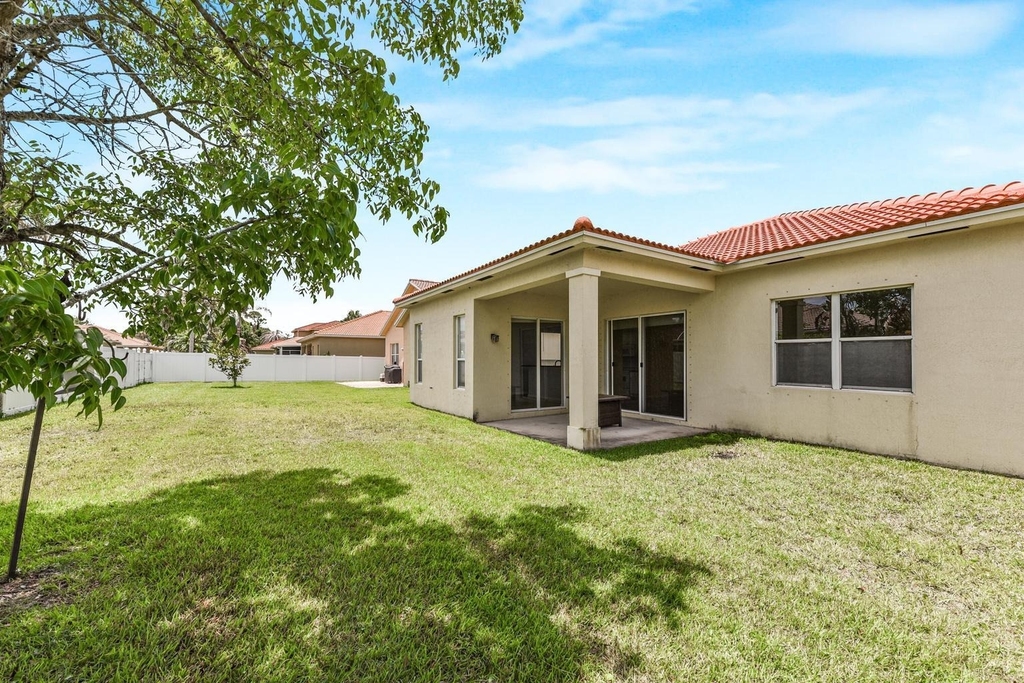 5544 Spanish River Road - Photo 24