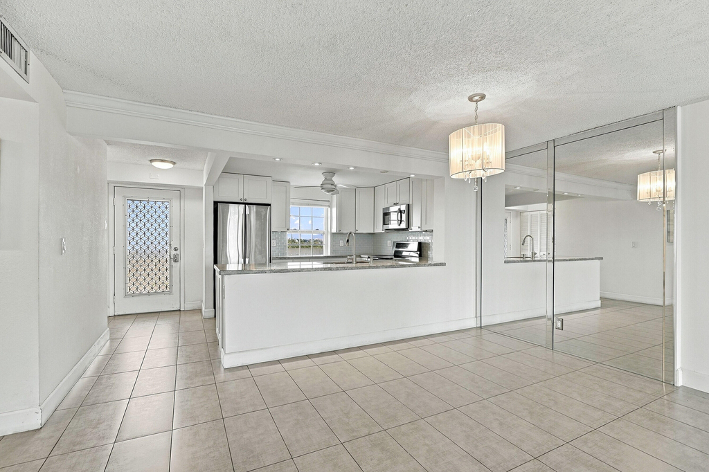 111 Se 3rd Avenue - Photo 18
