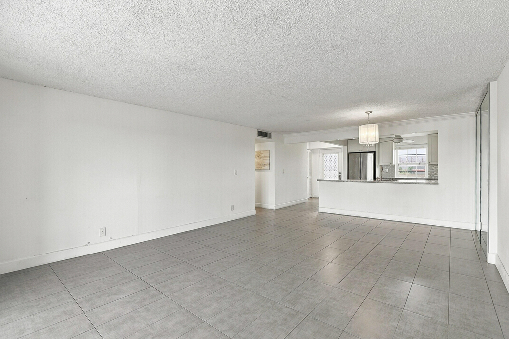 111 Se 3rd Avenue - Photo 16