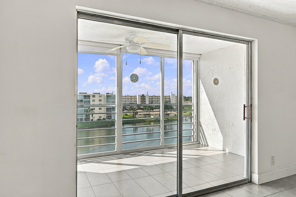 111 Se 3rd Avenue - Photo 4