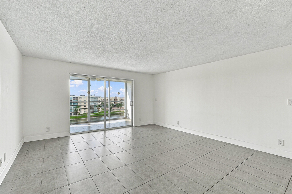 111 Se 3rd Avenue - Photo 17