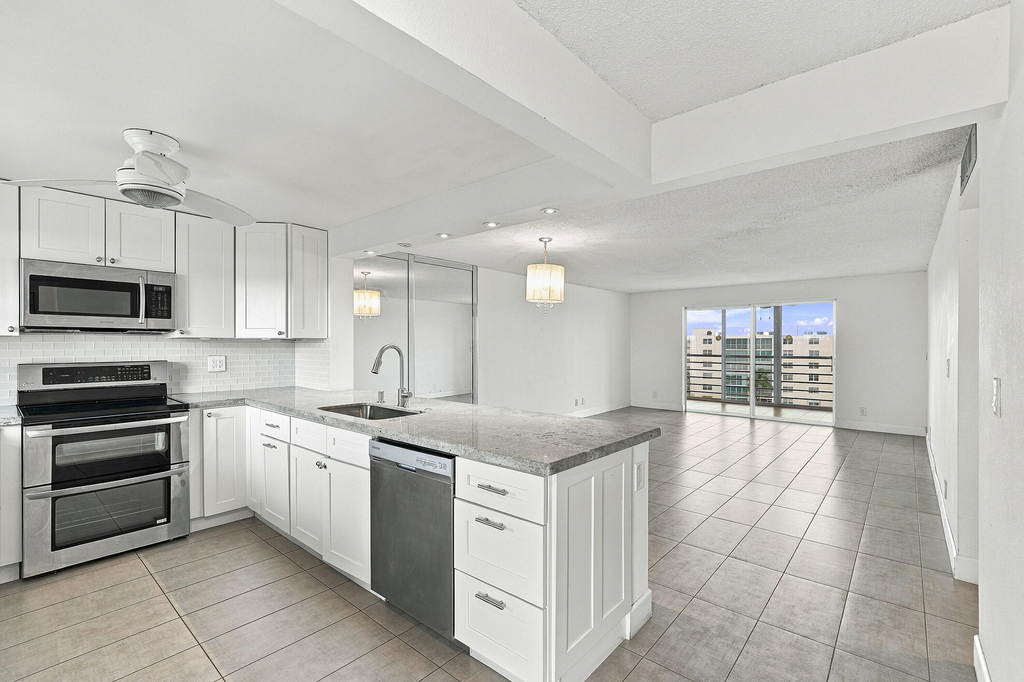 111 Se 3rd Avenue - Photo 25
