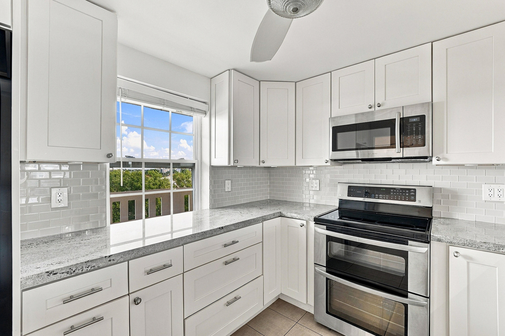 111 Se 3rd Avenue - Photo 22