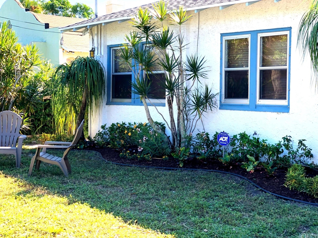 520 Hampton Road - Photo 0