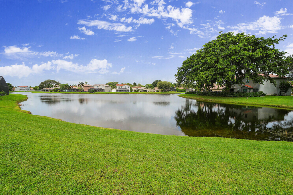 8599 Tourmaline Boulevard - Photo 33