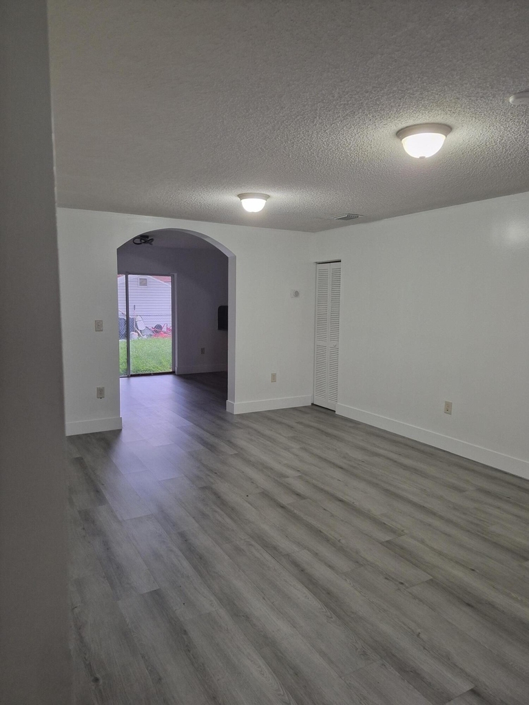 20431 Nw 18th Avenue - Photo 8