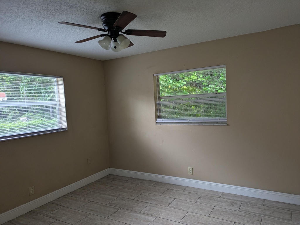 3502 Riverside Drive - Photo 7