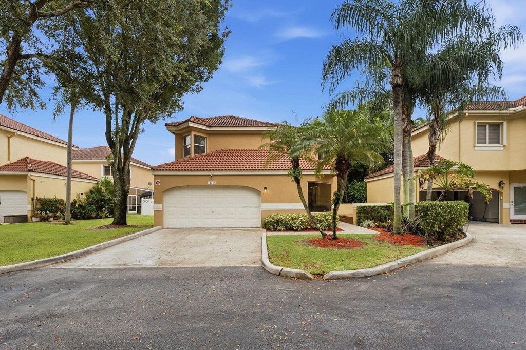 11375 Lakeview Drive - Photo 0
