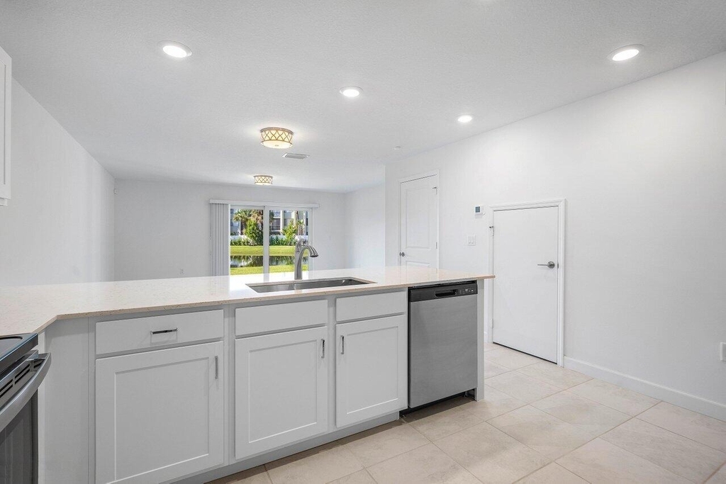 6758 Broadwater Lane - Photo 6