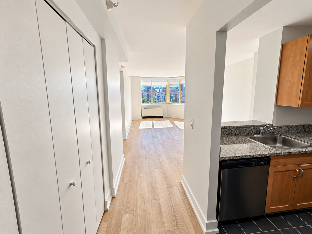 420 West 42nd Street - Photo 2