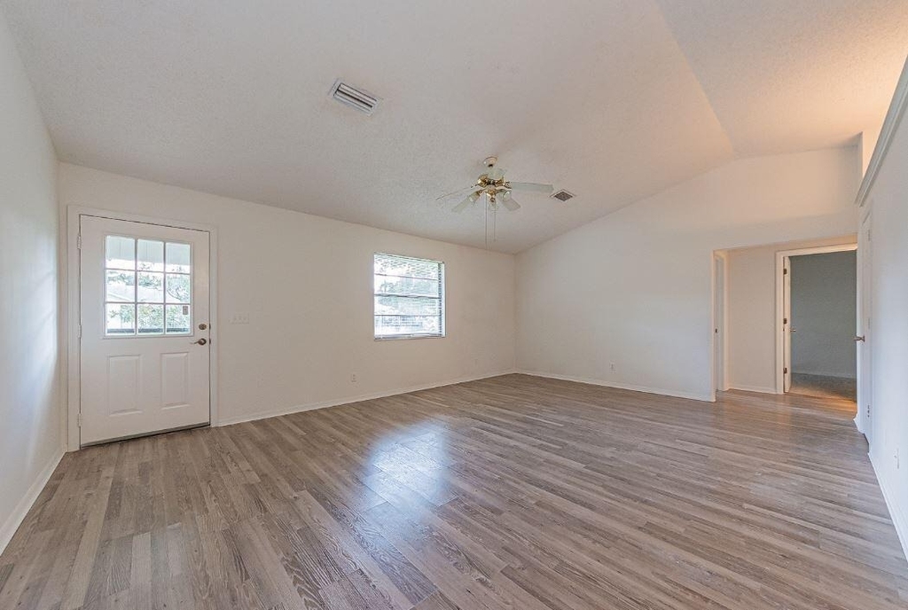 1636 20th Place Sw - Photo 2