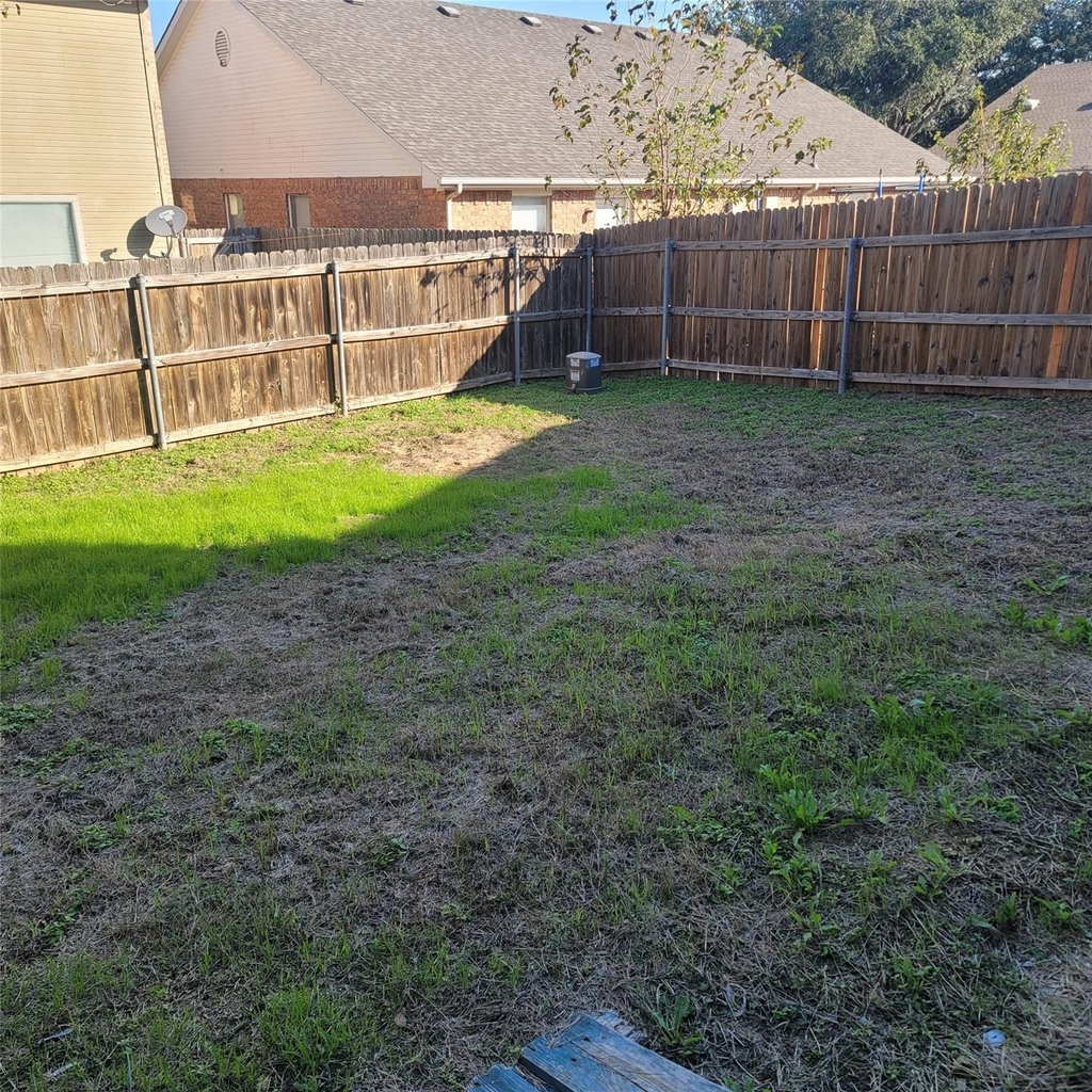 920 Sierra Vista Court - Photo 1