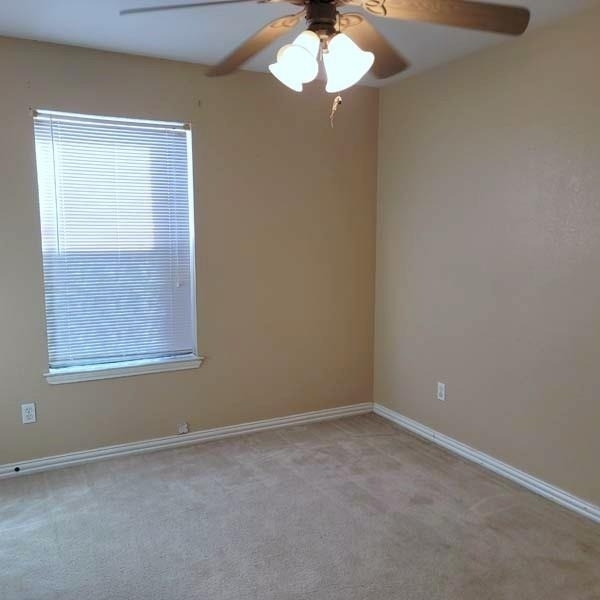 920 Sierra Vista Court - Photo 13