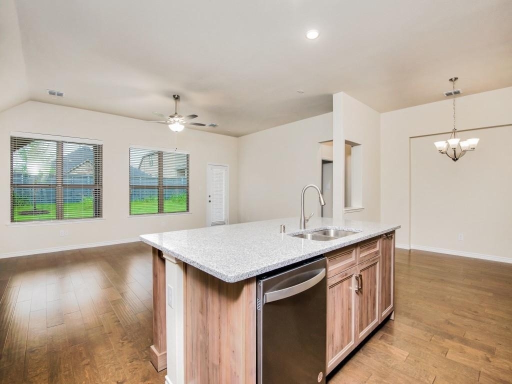 7024 Mapleshade Way - Photo 8