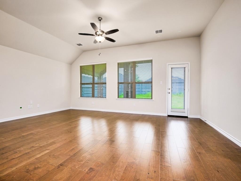 7024 Mapleshade Way - Photo 4