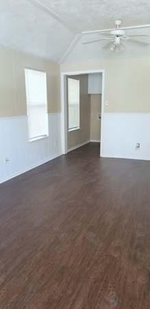 105 E Tyler Street - Photo 1