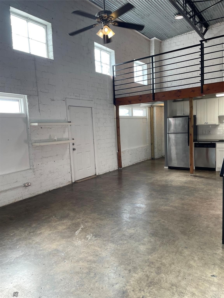 3129 Ross Avenue - Photo 8