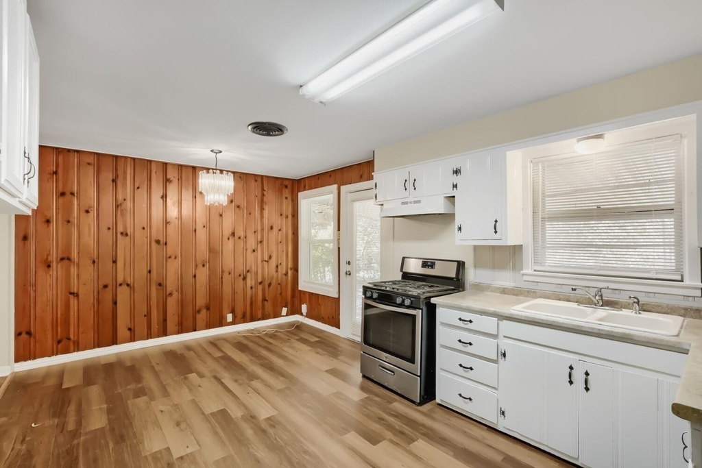 1811 W College Street - Photo 5