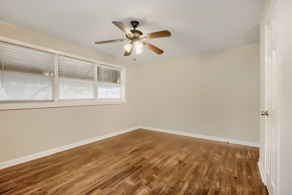 1811 W College Street - Photo 10
