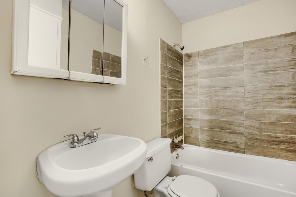 1811 W College Street - Photo 11