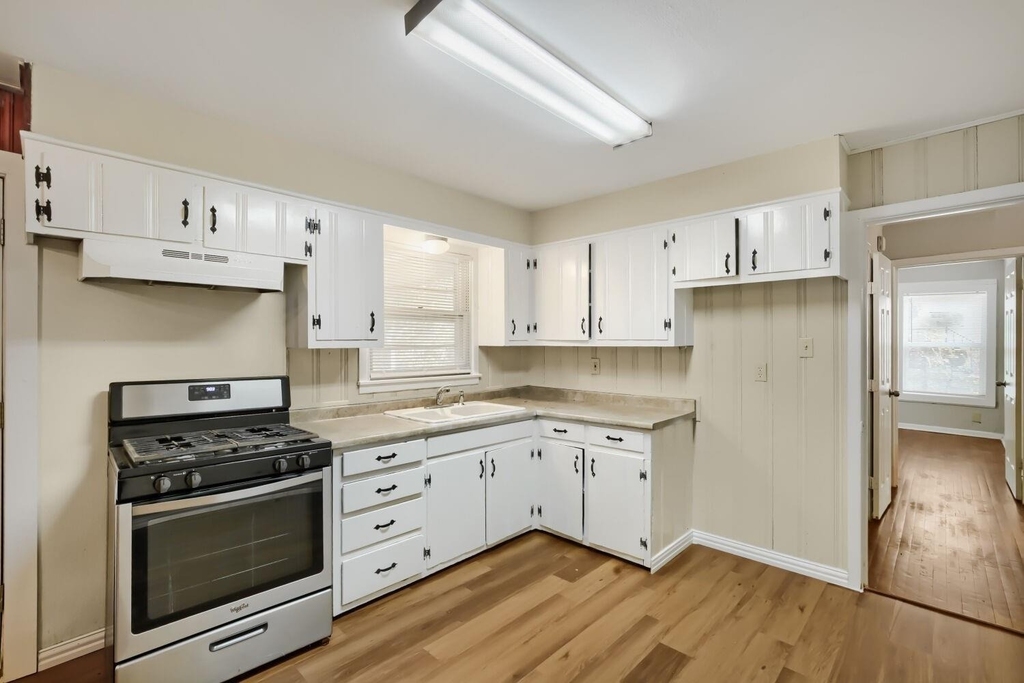1811 W College Street - Photo 7
