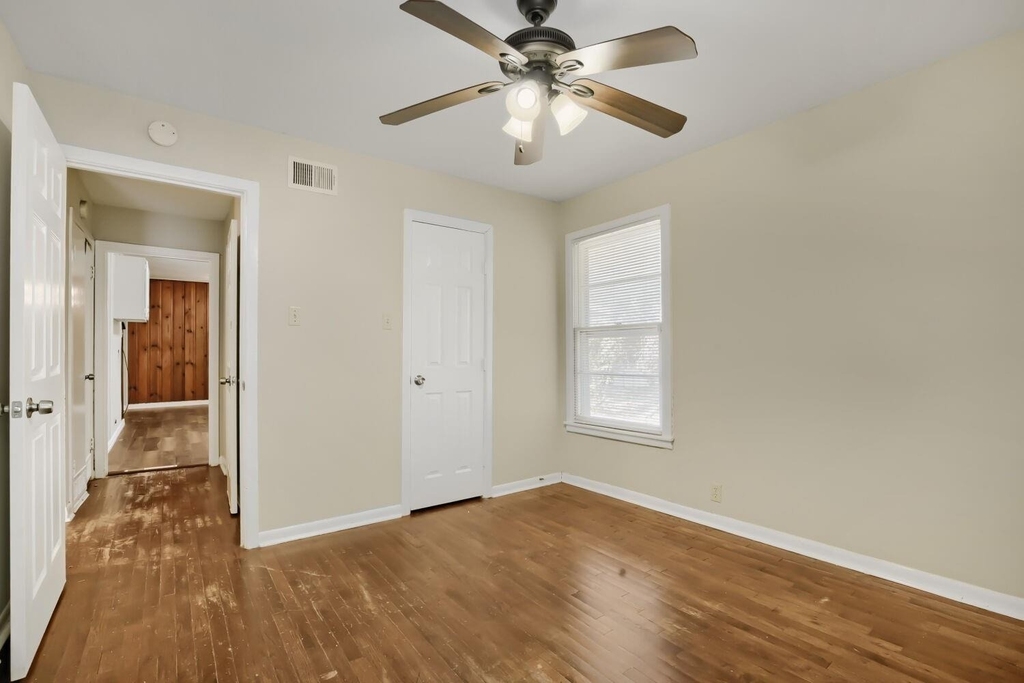 1811 W College Street - Photo 9