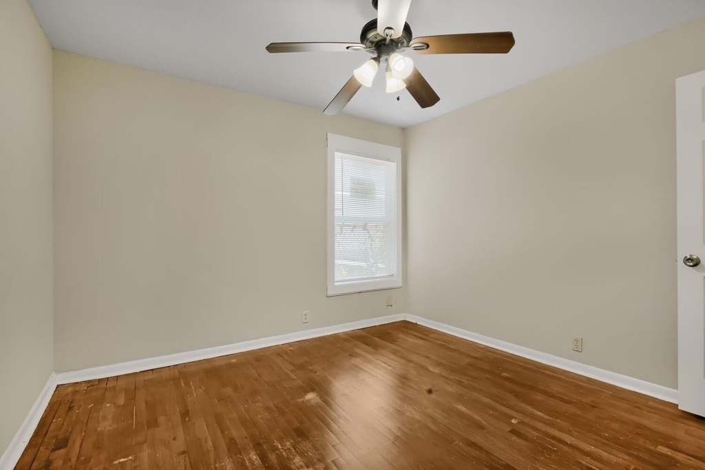 1811 W College Street - Photo 8