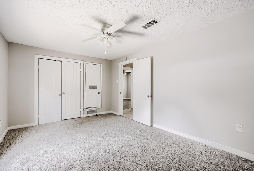 1050 Dubois Street - Photo 8