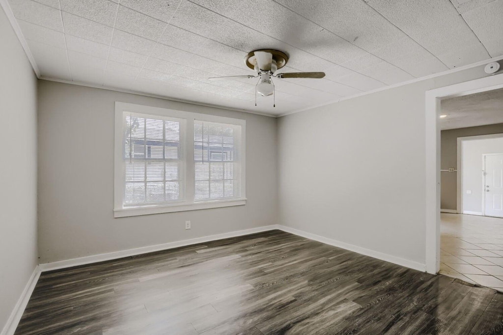 1050 Dubois Street - Photo 12