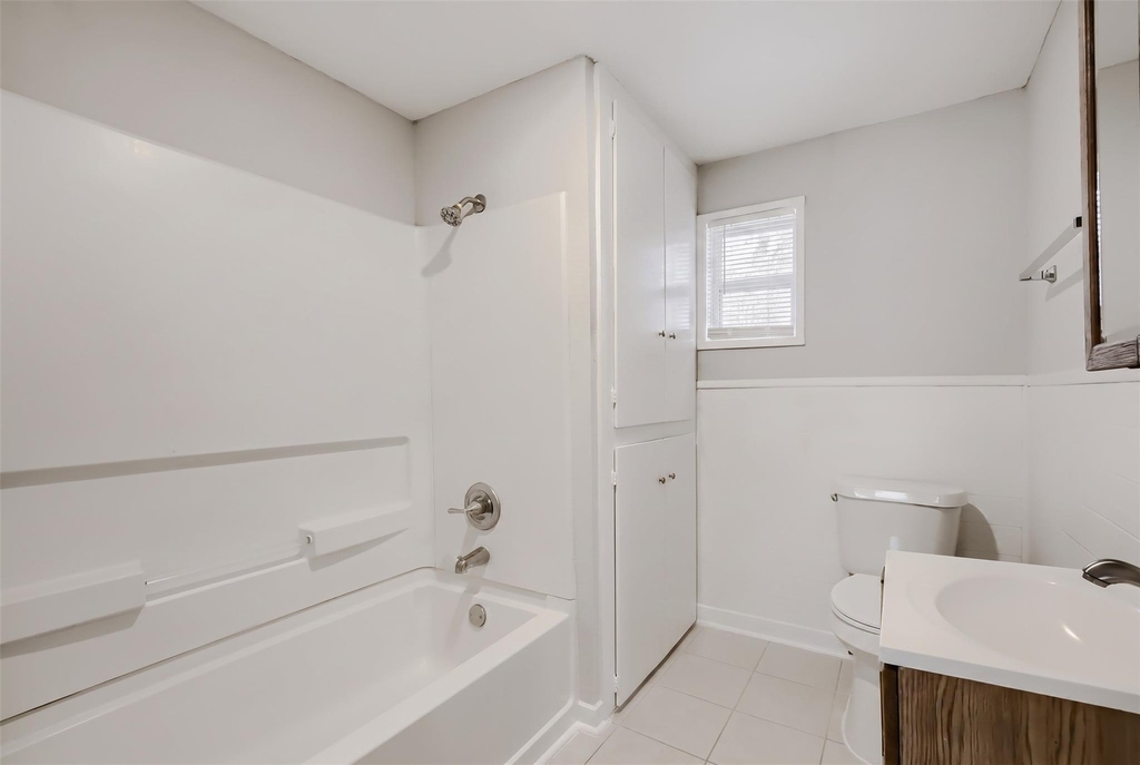 1050 Dubois Street - Photo 6