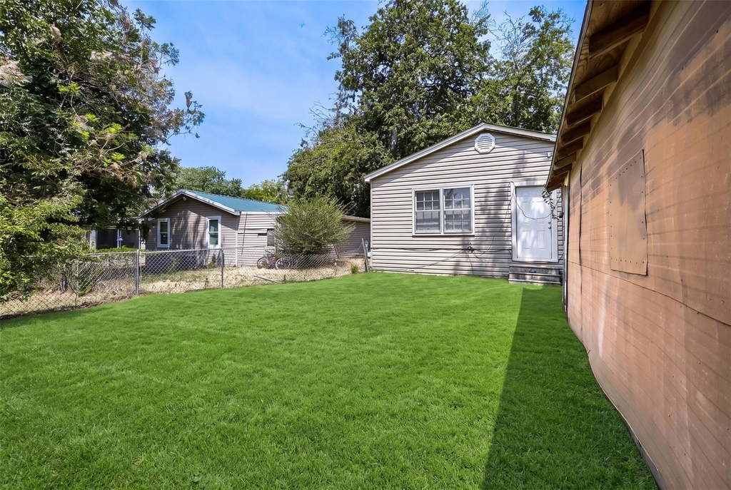 1050 Dubois Street - Photo 14