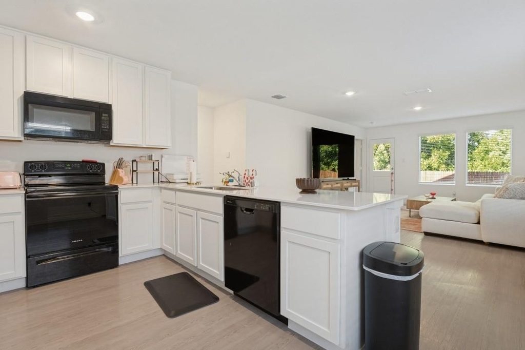 238 Willow Way - Photo 1