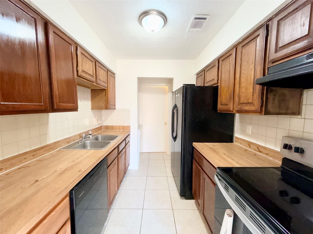 4001 N Garland Avenue - Photo 2