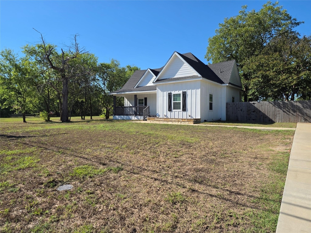 901 S Hall Street - Photo 1
