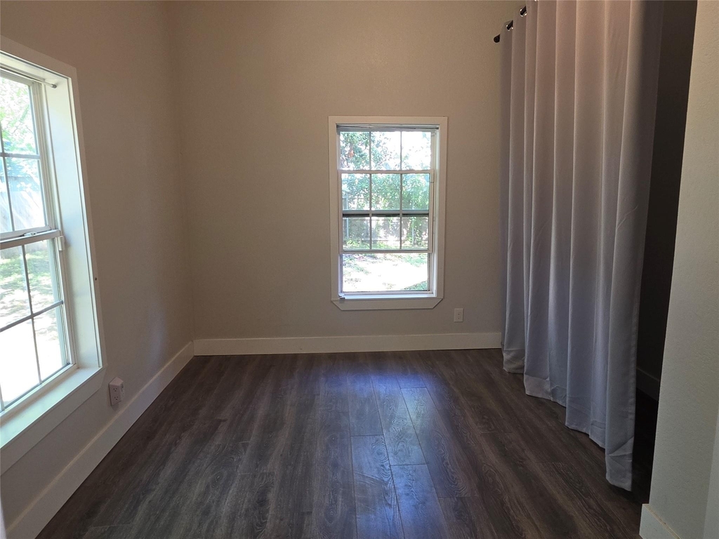 901 S Hall Street - Photo 11