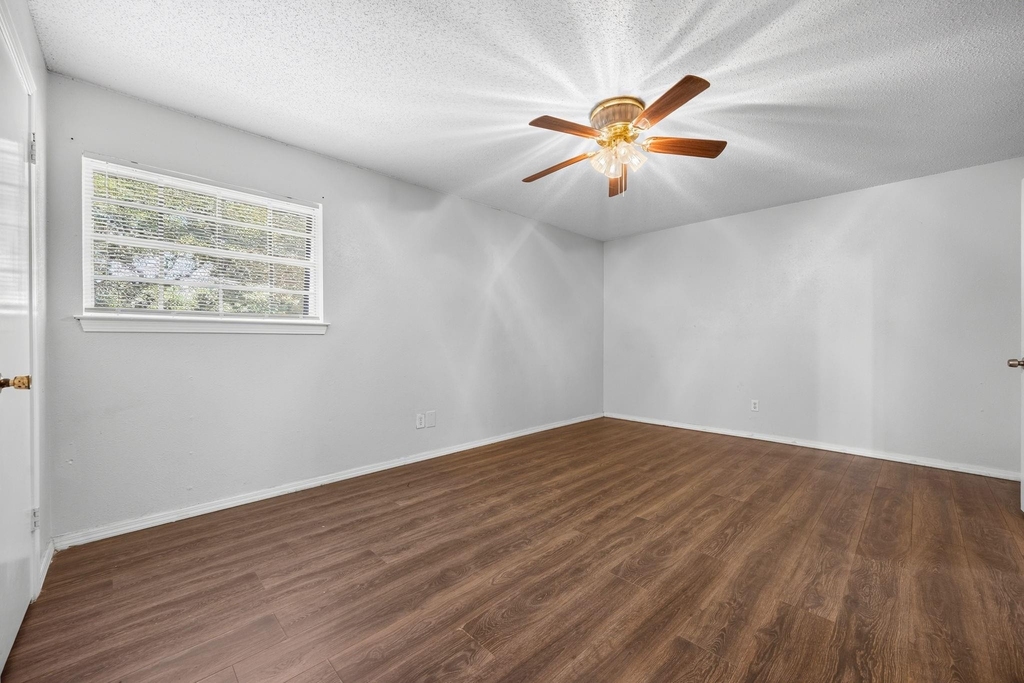 2019 Fleur De Lis Court - Photo 23