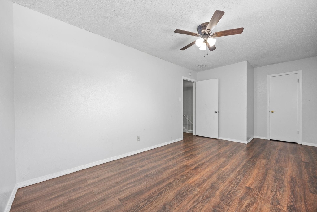 2019 Fleur De Lis Court - Photo 21