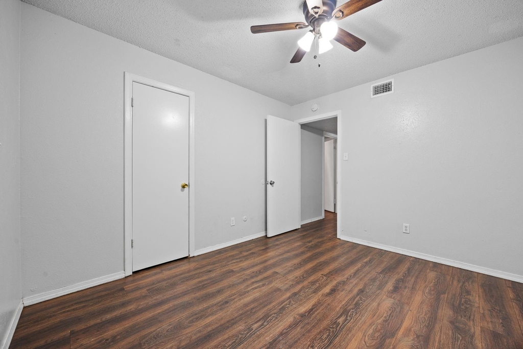2019 Fleur De Lis Court - Photo 24