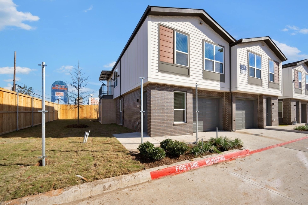 10030 Garland Road - Photo 0
