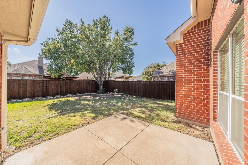 2612 Redcedar Drive - Photo 6