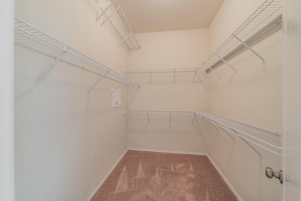 2612 Redcedar Drive - Photo 12