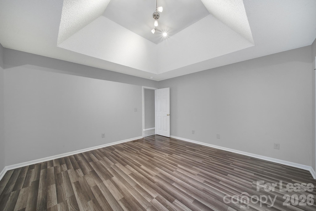 303 Bennington Drive - Photo 11