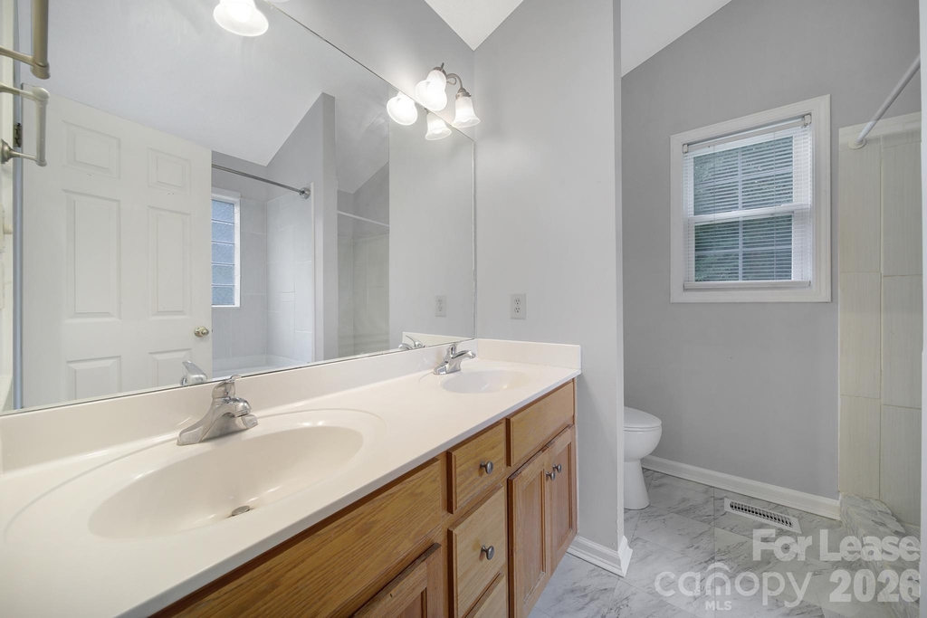 303 Bennington Drive - Photo 13
