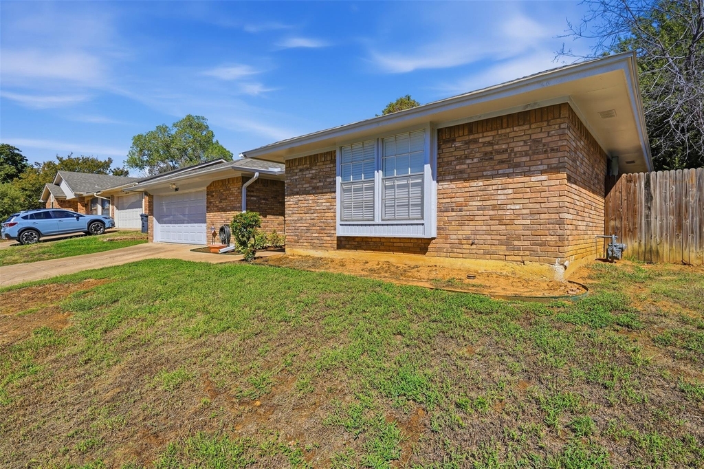 5917 Pleasant Hill Drive - Photo 3
