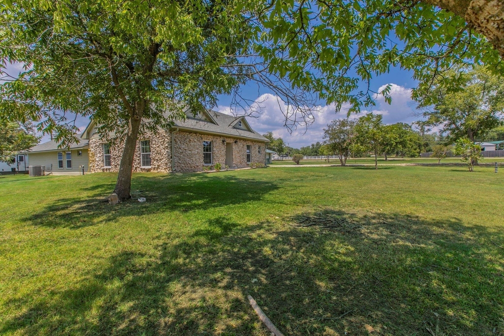 768 Elmwood Drive - Photo 18