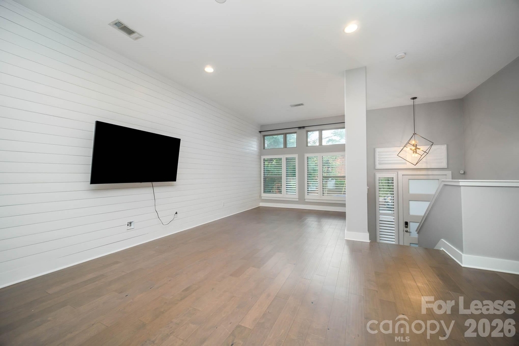 2006 Hawkins Street - Photo 2