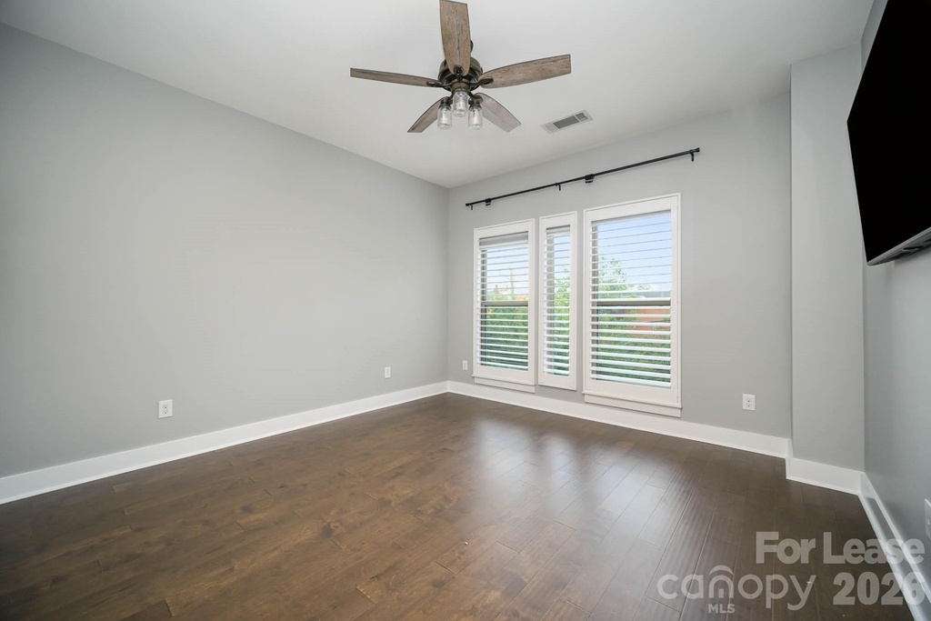 2006 Hawkins Street - Photo 14