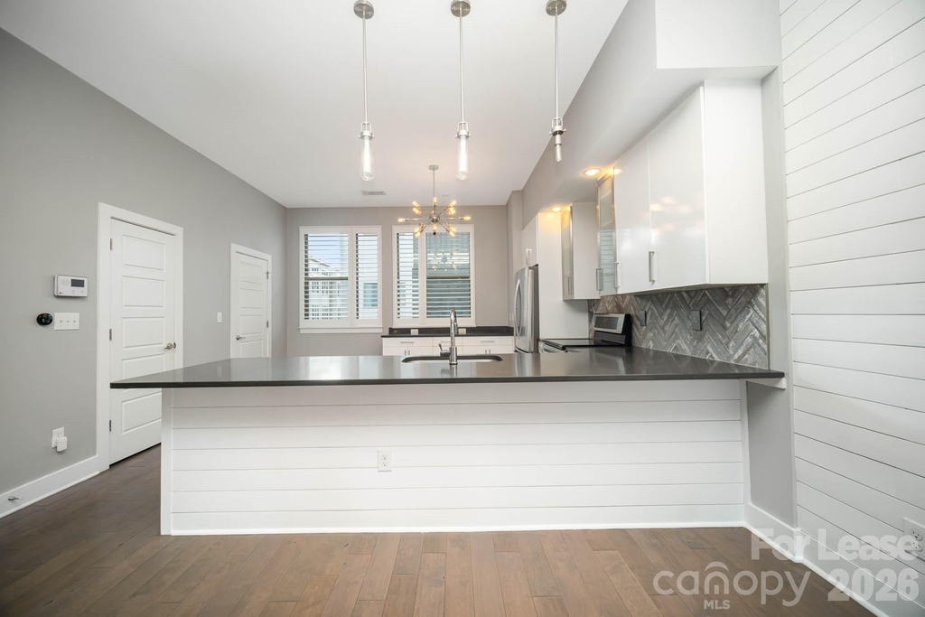 2006 Hawkins Street - Photo 5