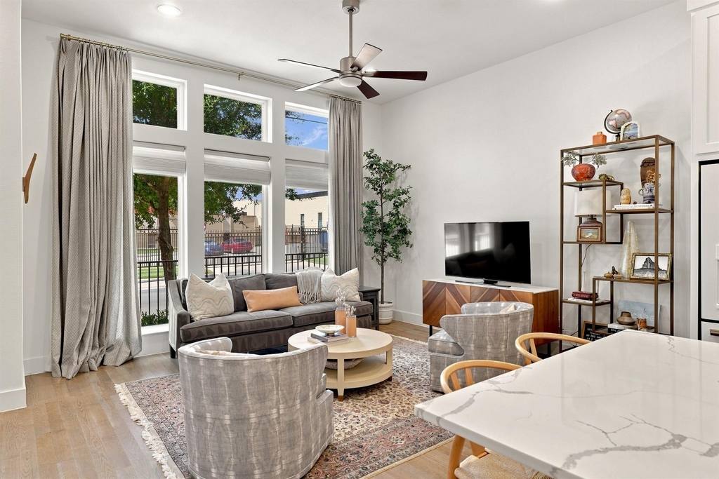 1137 Manderly Court - Photo 5