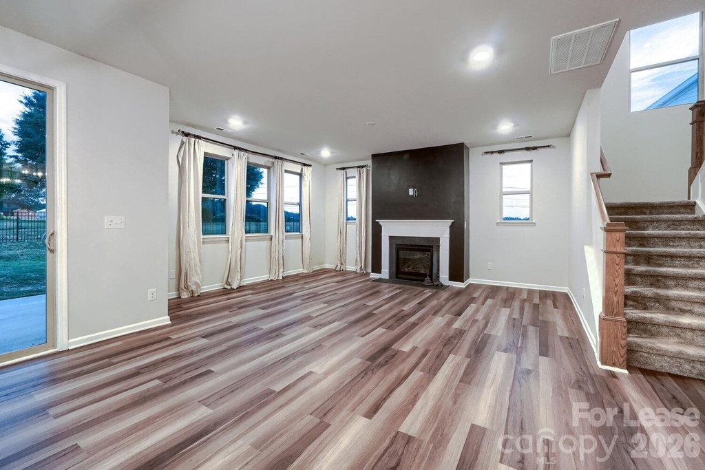 1003 Yearden Lane - Photo 7